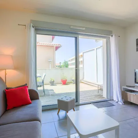 Anglet, 2 Pieces, 4 Personnes - Fr-1-3-419 *